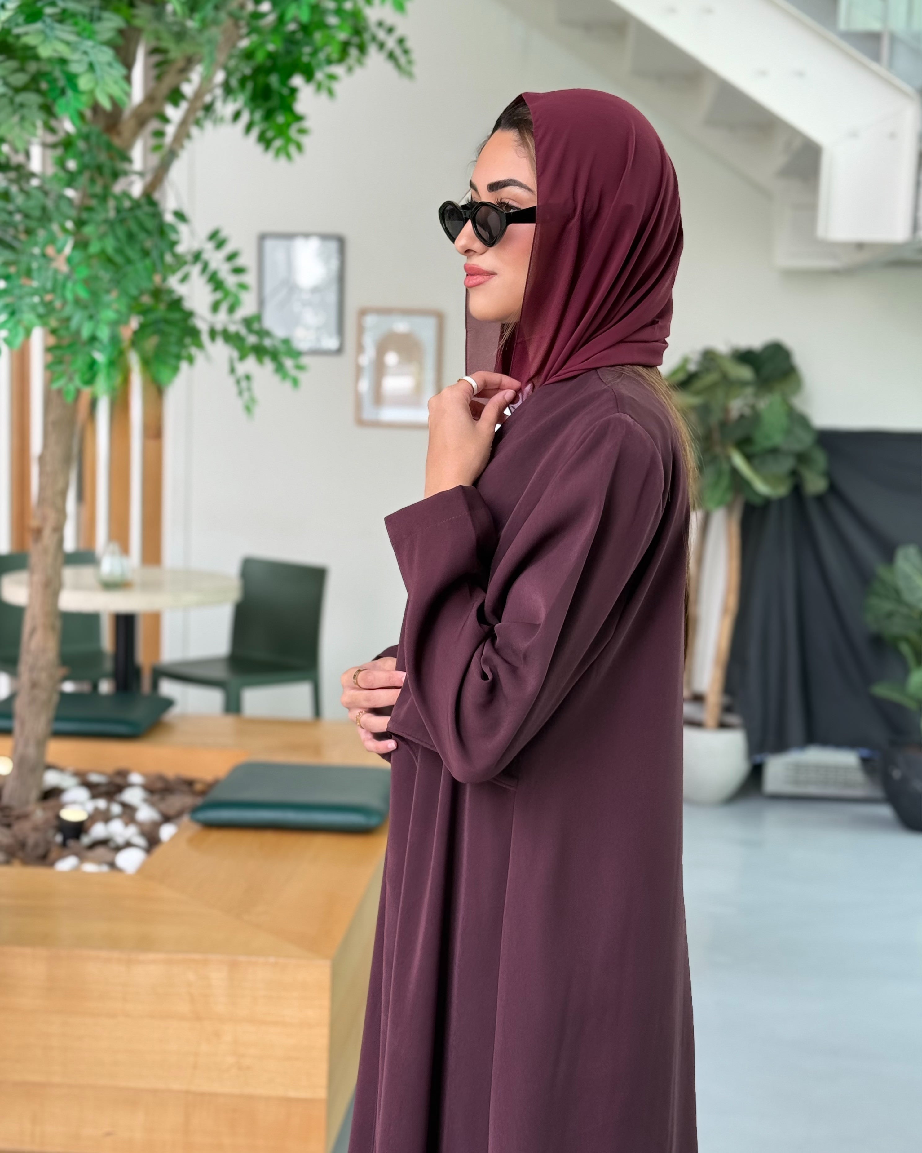 Dalia-Maroon