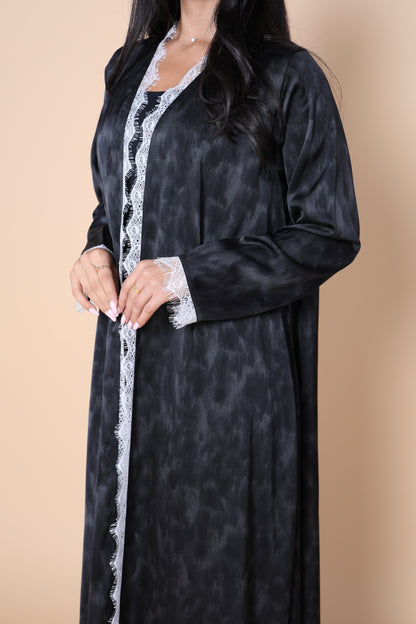 Vivienne-Black&White