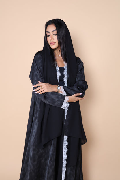 Vivienne-Black&White